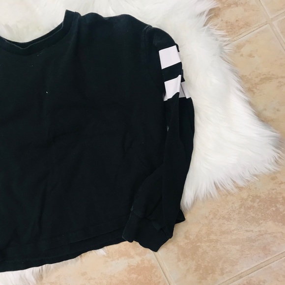 5 for $20! Forever 21 Crop Tee - Picture 2 of 2